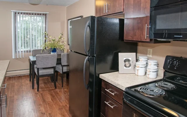 624 Huron Apartments 1