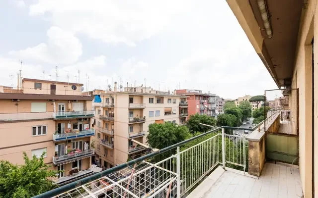 Single bedroom in shared apartment in Rome 4