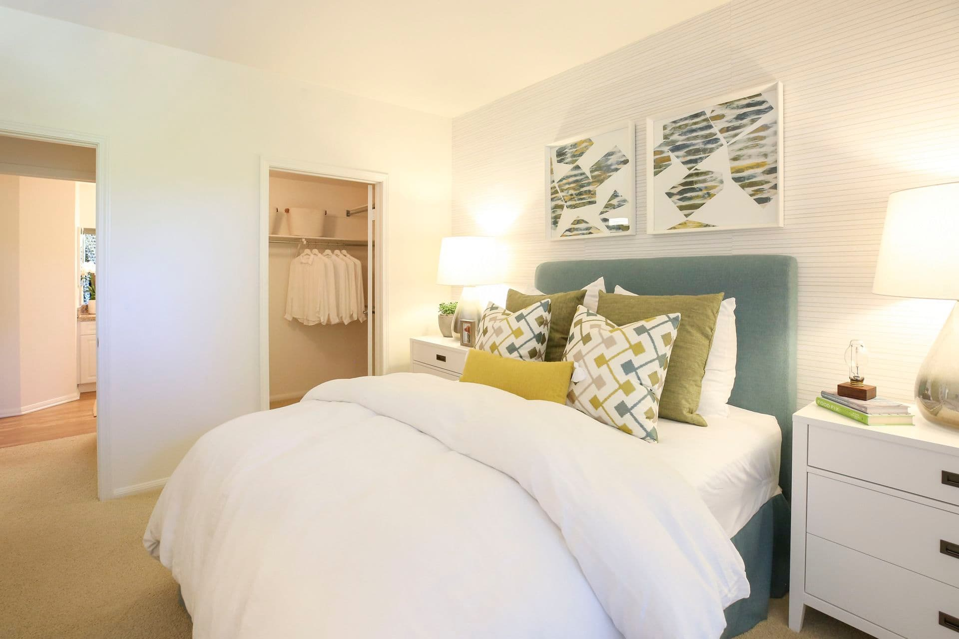 1 Bed / 2 Bath Loggia - PLAN 9