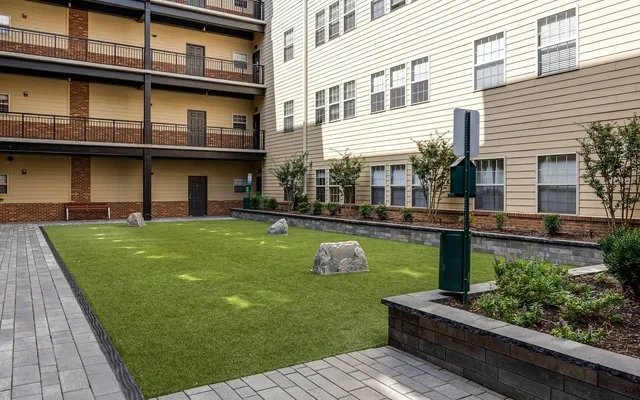 Thames Point Apartments 3