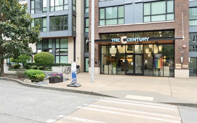 The Century Apartments, 101 Taylor Ave N 2