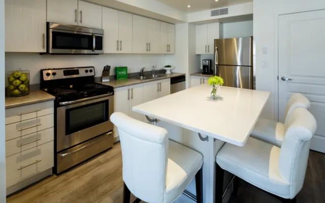 Princess Court - 464 Frontenac St 2
