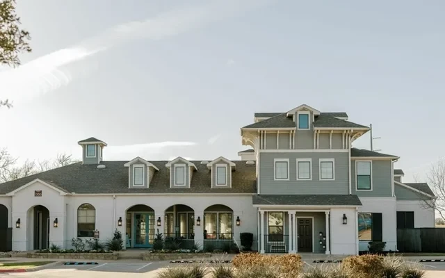 2818 Apartments 1