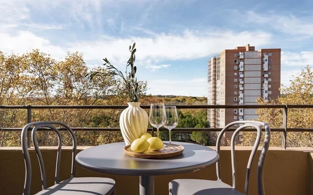 Meret - 3 bedrooms and terrace in Arguelles 2