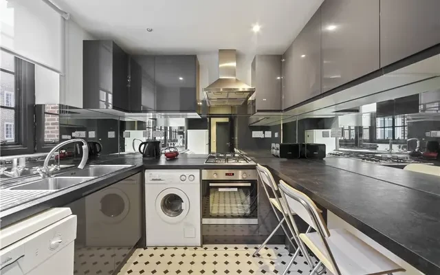 Chelsea Manor Street, London, SW3 2