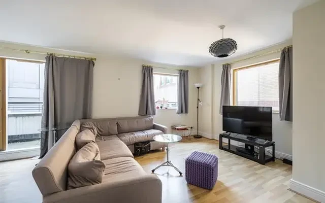 Aldersgate Street, London, EC1A 4HU 1