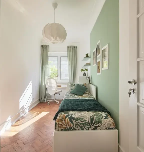 Attractive single bedroom