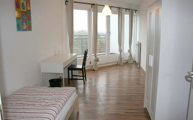 Eisenacher Str. 19DE-01-120M 0