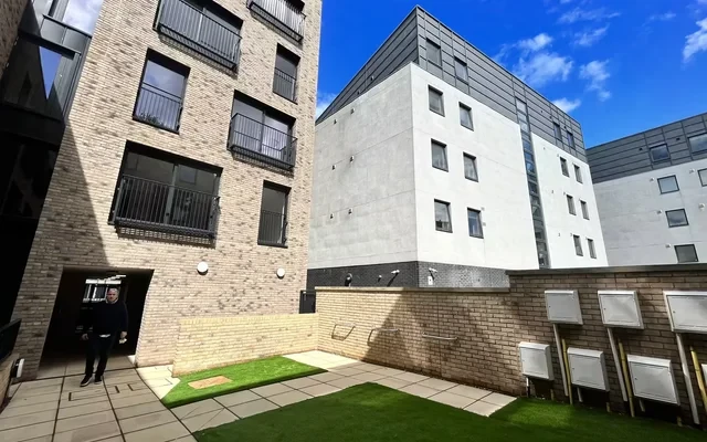 HL-Calton Road 0