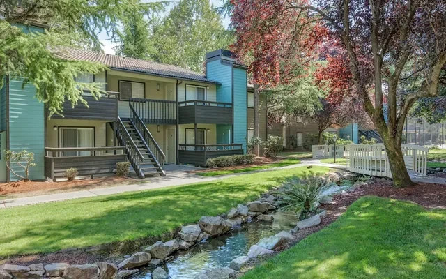 Surrey Downs Apartments - Bellevue WA student accommodation