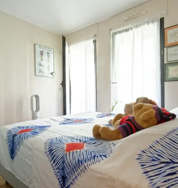 Great bedroom near Comédie Tour Eiffel theater