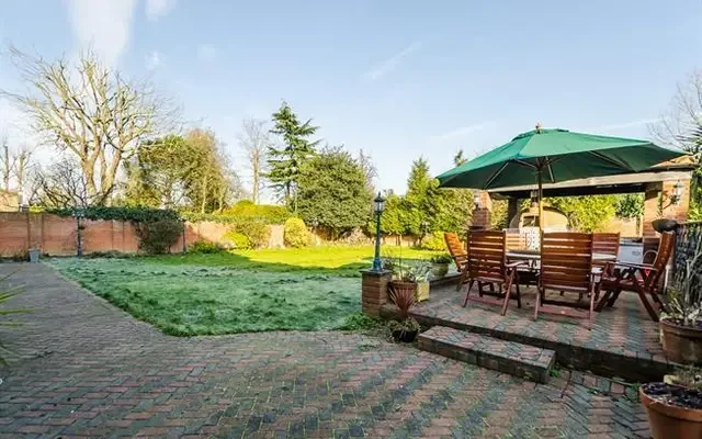Grove Park Gardens, London, W4 3RY 4