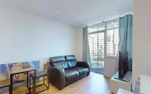 LH-Gerry Raffles Square 1