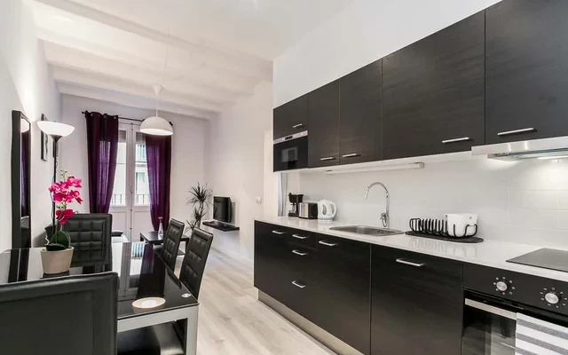 Apartment in Carrer de Montserrat, Barcelona for 55 m² with 2 bedrooms 1