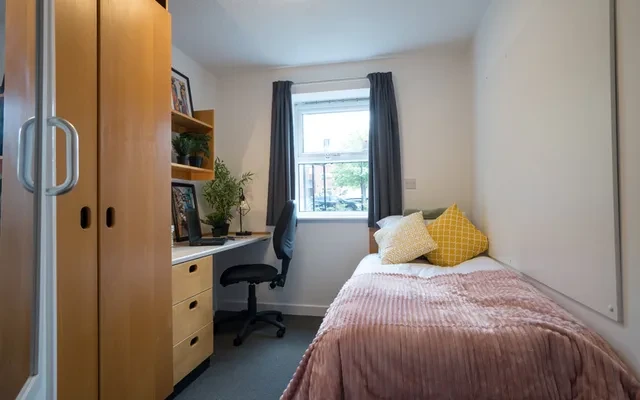Norton Court 4