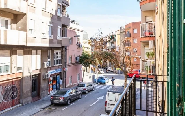 ANTIGUA TRAVESSERA 27 PISO PRIMERO - BARCELONA 0