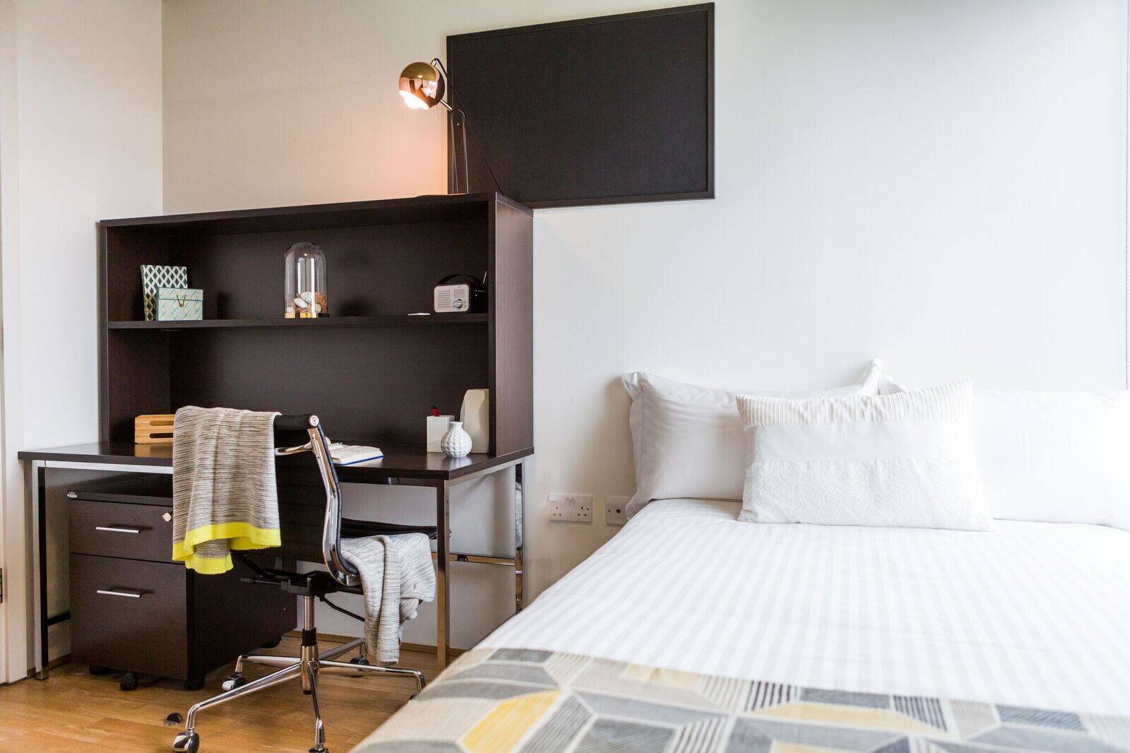 ROOM ROOM 2