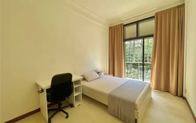 Banyan Condo - F 4