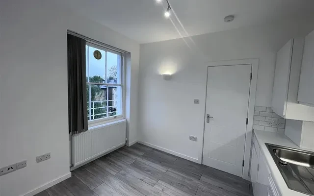 LH-Brondesbury Villas 0