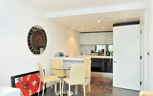 9 Gatliff Road, London, SW1W 8DP 2