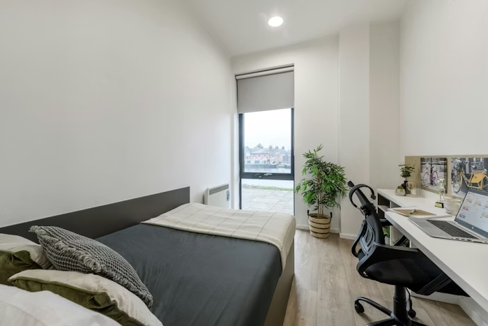 En-suite plus waterfront