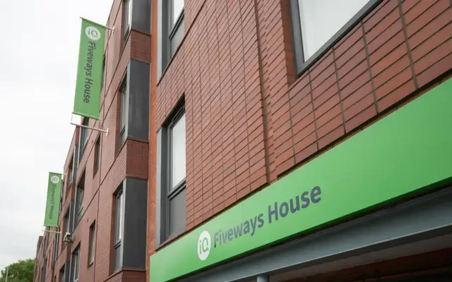 iQ Fiveways House 0