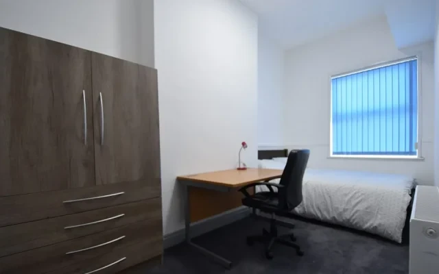 Shared Place·5B2B···1 Derry Avenue,Mutley, Plymouth 1