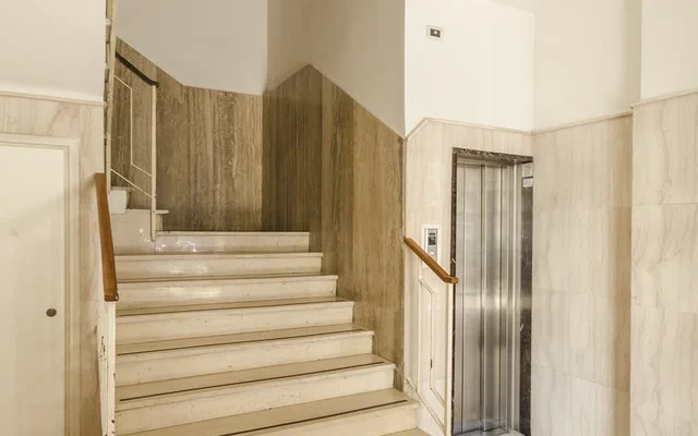 Via Giovanni Amendola 4
