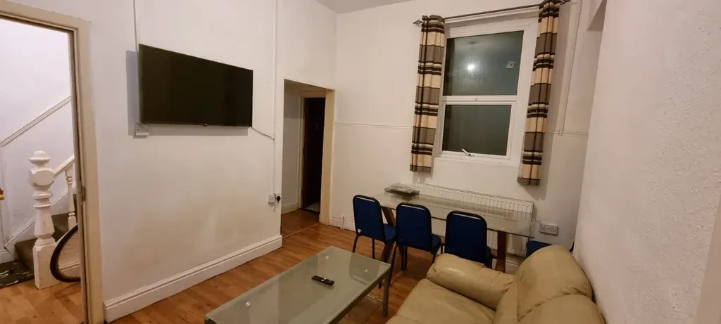 King Edwards Road, Swansea SA1 3