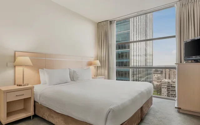 24 Lonsdale Street 2