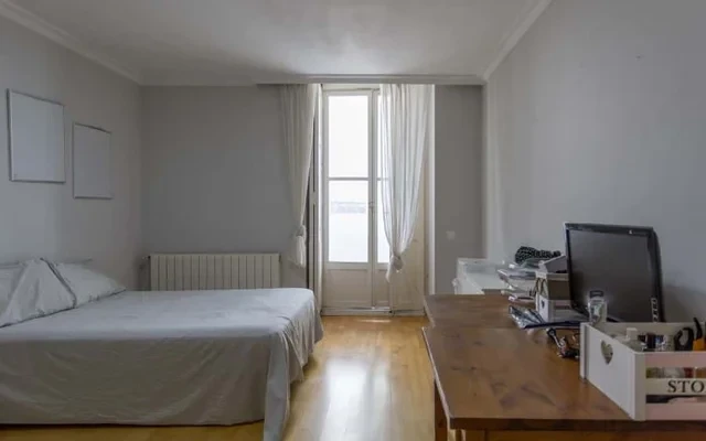 Piso de 5 habitaciones en Ciutat Vella 4
