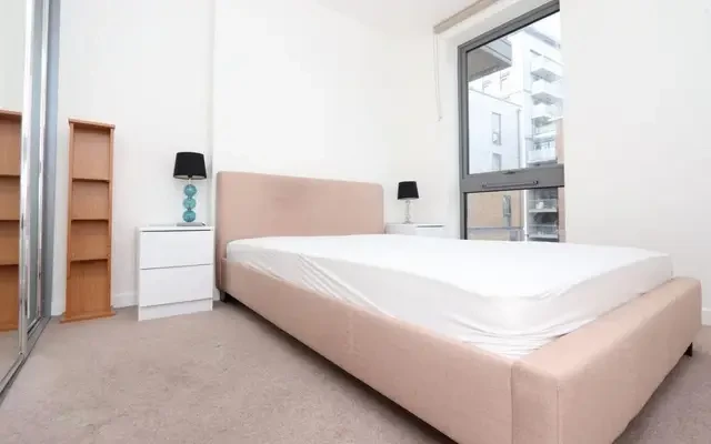 apartment in Poplar 4
