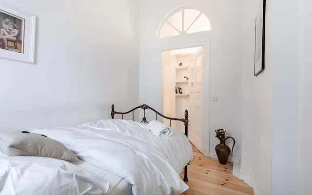 Designer 2 rooms Apt Kreuzberg Neukoelln center 4
