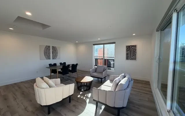 5652 La Mirada Ave - Los Angeles student accommodation