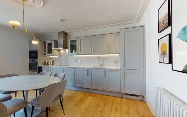 Cromwell Road 9713# 4