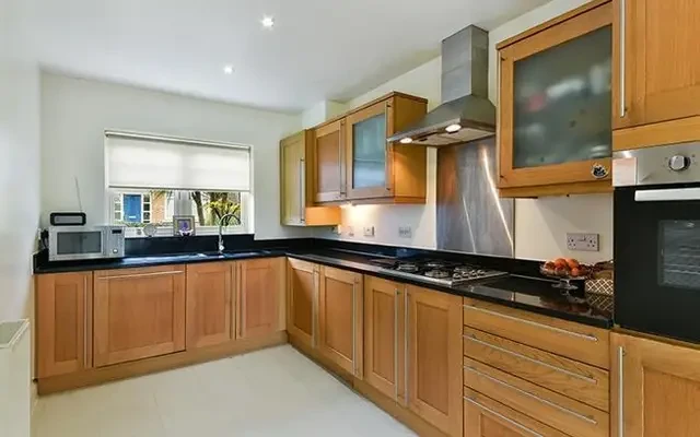 Padelford Lane, Stanmore, HA7 4WU 3