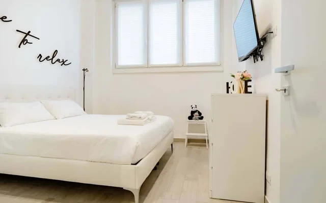 Bilocale in Viale Carlo Troya a Milano 2