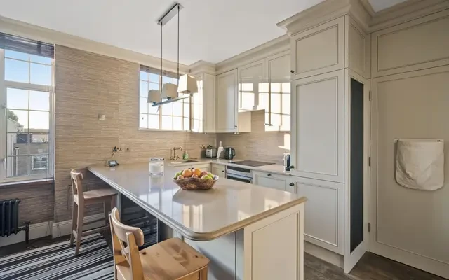 Meriden Court, Chelsea Manor Street, London, SW3 3TT 4