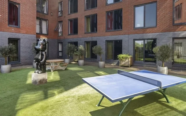 Riverside House 2