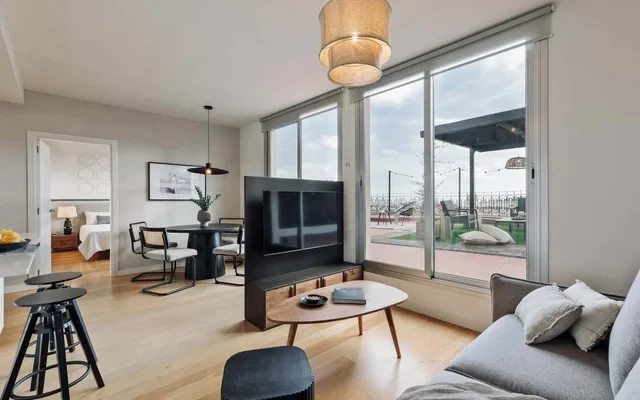 Tossa - 2 bedroom and terrace in Eixample Esquerra 3
