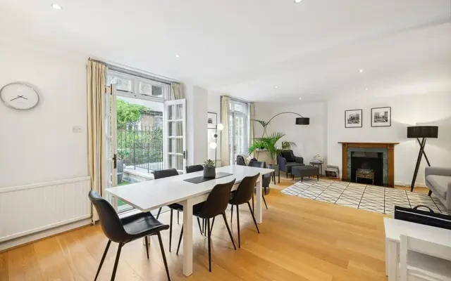 Collingham Gardens, London, SW5 0HL 3