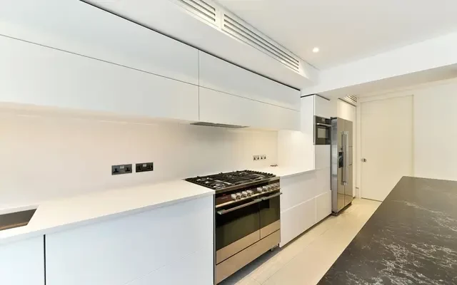 Haverstock Hill, London, NW3 2AT 2