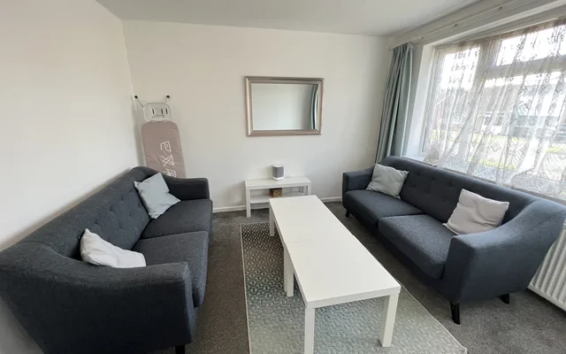 103 De Montfort Way 1