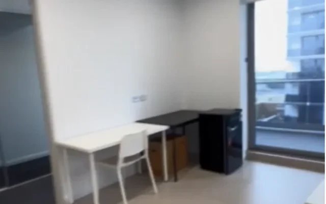2 Studio Dr 1