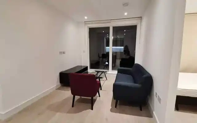 5 The Avenue 1