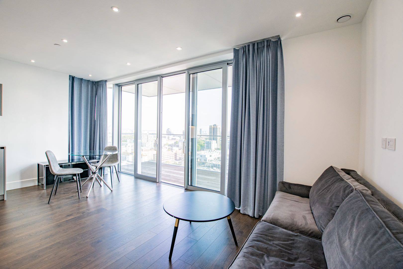 UM-Goodman`s Field One Bed Apartment 8