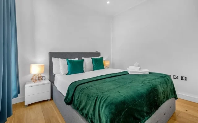 Heathrow Central Apartments 3