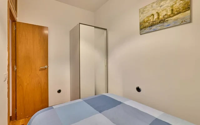 Carrer de la Industria Barcelona 08037 Spain 2