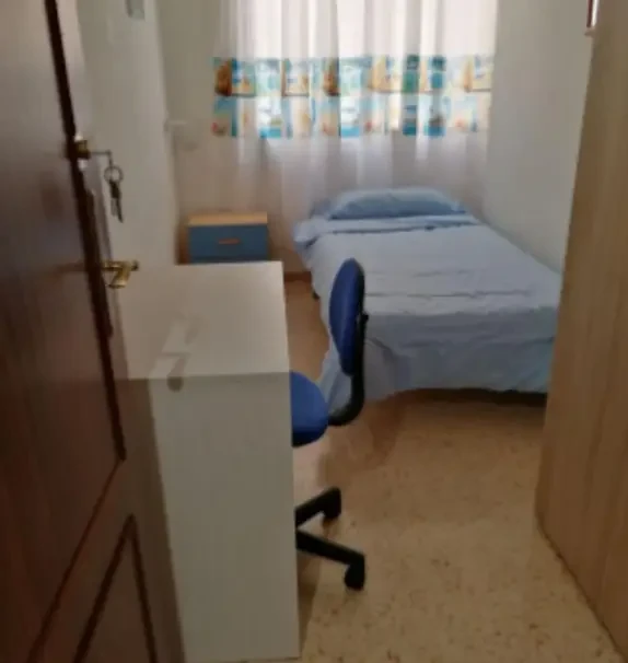 Bright single bedroom in Els Àngels