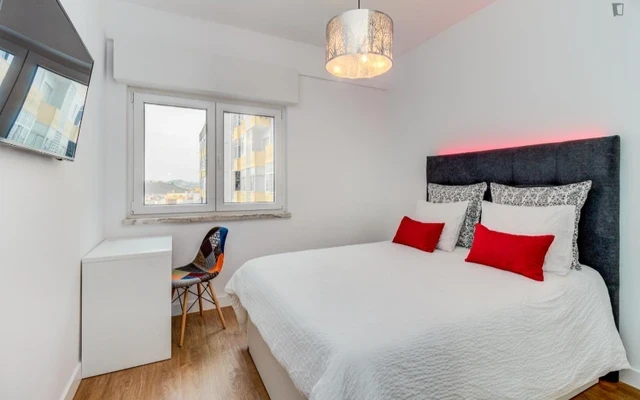 Admirable 1-bedroom apartment near Reboleira train station 1